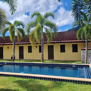 Aonang 3 Monkeys Pool Resort